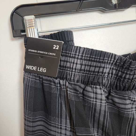 Torrid Wide Leg Black Gray Plaid Pants High Rise Size 22 Tall New NWT Stretch - Picture 8 of 11